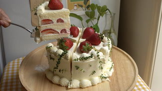 Japanese Strawberry Shortcake